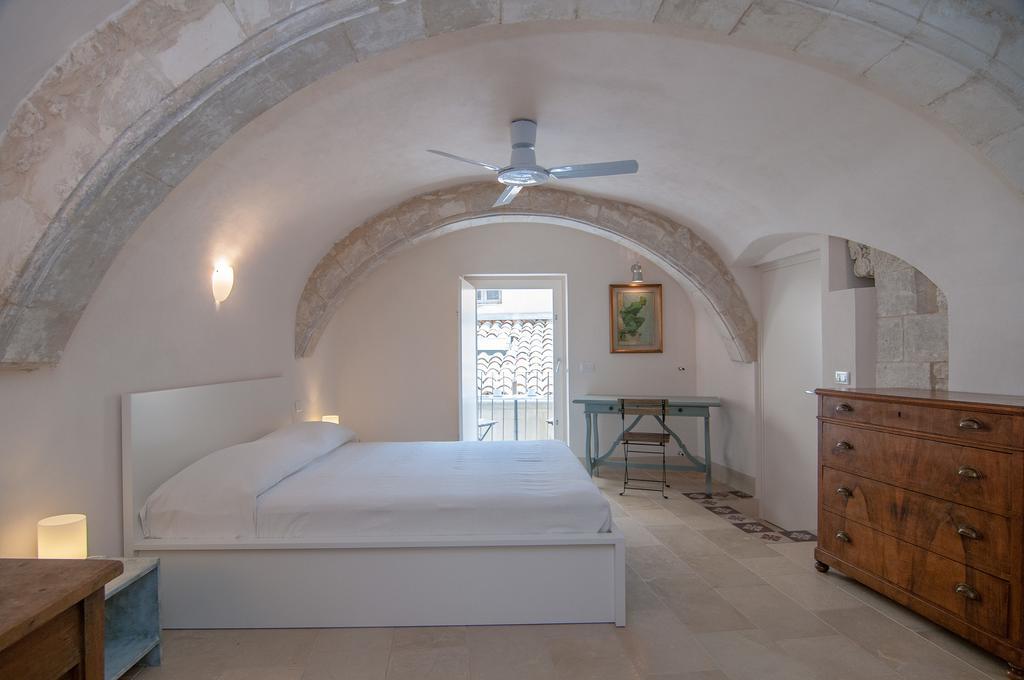 Palazzo Degli Olivi Apartment Модика Стая снимка