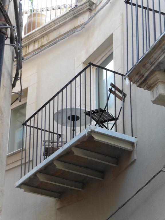 Palazzo Degli Olivi Apartment Модика Екстериор снимка